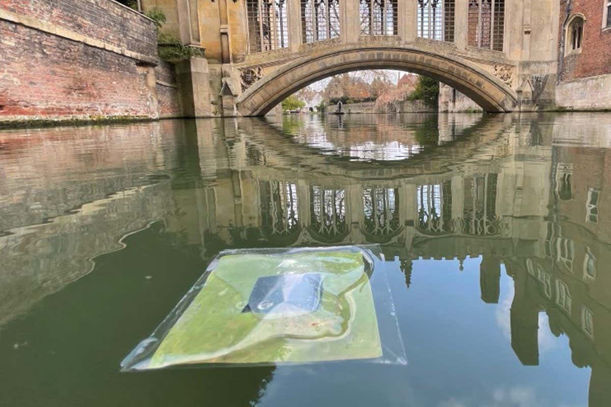 Outdoor test on the River Cam (UK), in front of the Bridge of Sighs, St John?s College, during a cloudy day